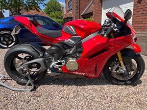 มอเตอร์ไซค์สปอร์ต Panigale V4S ปี 2023 ความจุ 1103 ซีซี เบนซิน เกียร์ธรรมดา ยูโร 4 (214 แรงม้า) รถมอเตอร์ไซค์สำหรับแข่ง ผ่านการทดสอบอย่างสมบูรณ์ พร้อมขาย - Product Image 6