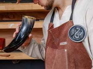 Tasse à boire artisanale de style viking rustique chope de style animal poli idéal pour les amateurs de bière artisanale et d'artisanat naturel - Product Image 4