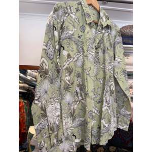 Camisas Casuales con Estampado de Jungla, Colección SAGE, Tela Popelina, Transpirable, para un Uso Diario Cómodo - Product Image 4