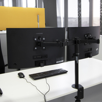 Support d'écran double en acier peint noir Emuca, inclinable et rotatif à 360° pour tables, fabriqué en Espagne