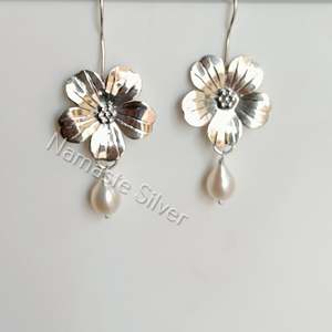 Pendientes Colgantes de Plata con Perlas de Agua Dulce Hechas a Mano, Material de Oro de 18K, Joyería Elegante con Perlas - Product Image 4