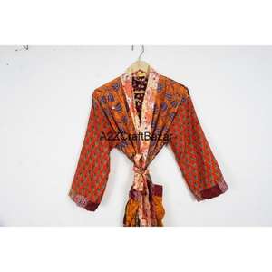 Bata de Seda Hecha a Mano en India para Mujer, Diseño de Patchwork, Cuello en V, Cierre con Cordón, Largo Completo, Mangas Tres Cuartos, Elegante - Product Image 2