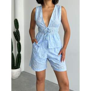 Colección de Monos y Trajes Cortos Elegantes de Voile Bordado para Mujer - Product Image 2