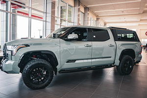 (W&T) Camioneta Toyota Tundra Platinum Crewmax 4×4 TRD Usada, Modelo 2024, Estilo Overland - Product Image 6