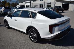 KIA K4 LXS FWD 2025 d'occasion, conduite à gauche/droite - Product Image 4