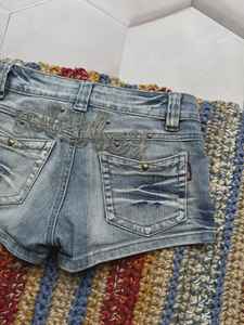 กางเกงยีนส์ขาสั้นทรงวินเทจ - Product Image 3