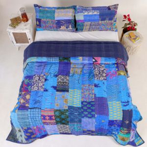 Edredón Kantha de seda Sari antiguo Vintage hecho a mano, colcha de retazos, ropa de cama, 2 fundas de almohada de algodón para decoración de Hotel y hogar, seda 100% - Product Image 1