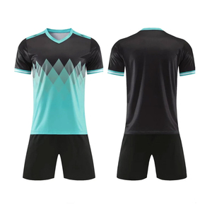 Vente à chaud de vêtements de football légers Logo personnalisé/couleur Respirant et confortable Design tendance au meilleur prix - Product Image 1