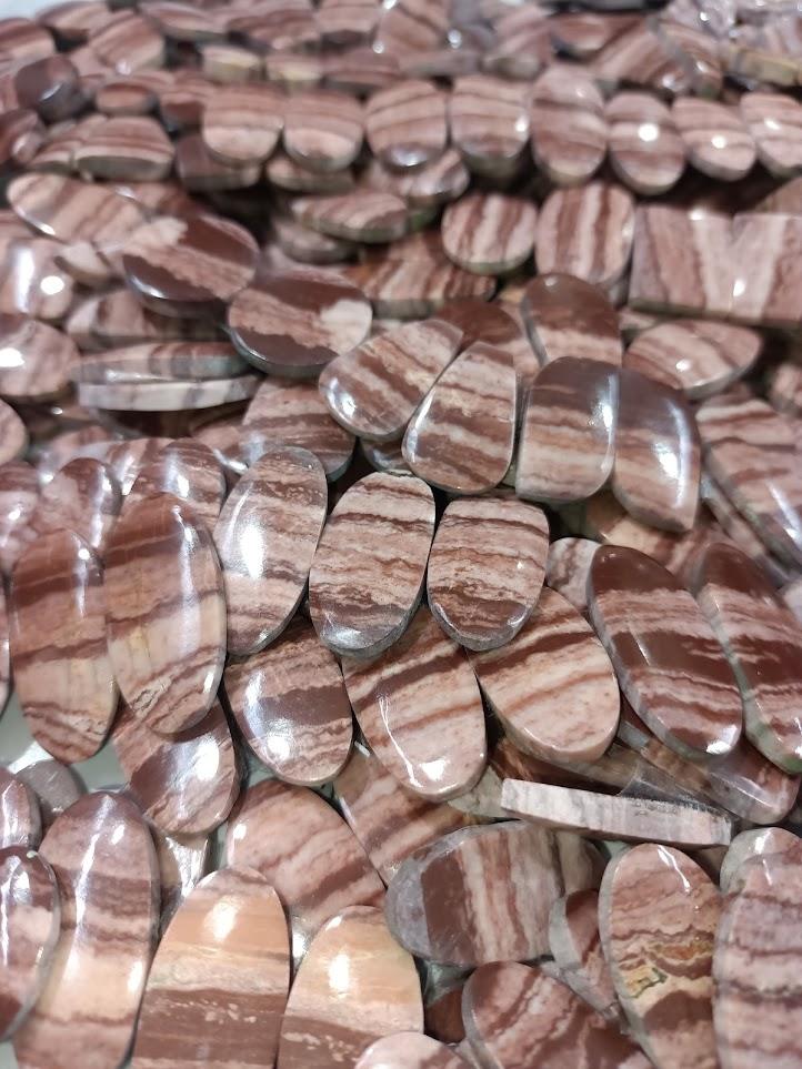 สีน้ำตาล