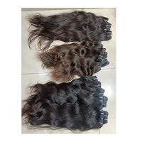 Extensions de cheveux humains bruts indiens naturels vierges en gros tissage de faisceaux ondulés droits non traités en vrac trame directe de la machine