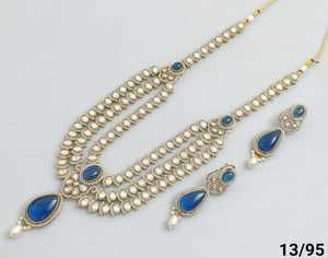 Boucles d'oreilles pour Mangtika Designer Party Wear Bijoux en pierres antiques traditionnels Ensemble de bijoux lourds de belle conception - Product Image 6