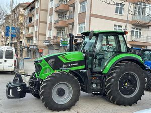 Haute qualité Deutz-Fahr 6165 TTV 4WD tracteur à roues 70HP carburant Diesel Massey Ferguson équivalent avec composants de base de boîte de vitesses de pompe - Product Image 4