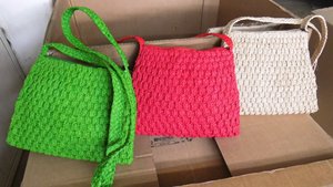 Sac à main en raphia tressé entièrement fait main, accessoire de mode écologique pour femme, broderie, pompon, deux anses, sac en paille naturelle - Product Image 6