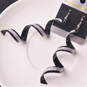 Nuovi Orecchini Pendenti a Spirale Geometrici Semplici Satinati per Donna, Regalo di Compleanno, Gioielli in Lega Stile Religioso - Product Image 3