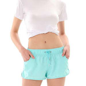 Short de bain pour femmes à usage extérieur Short de bain pour femmes de bonne qualité, léger, respirant et anti-boulochage, à prix compétitif - Product Image 1