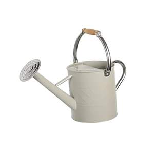 Regadera de metal ergonómica y confiable, diseñada para un uso prolongado, que ofrece una fácil vertido y un manejo equilibrado para jardineros. - Product Image 4