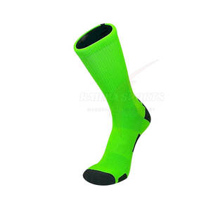 Chaussettes de sport au meilleur prix avec logo personnalisé Nouveau design Chaussettes d'équipage tricotées respirantes Confortables Cheville haute basse pour enfants Position Hiver - Product Image 4