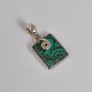 925 Sterling Silver Malachite Cab Gemstone Pendentifs pour Christian Women's Jewelry Great Gift Idea Sterling Silver Jewelry India - Product Image 3