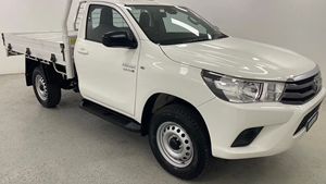 Toyota Hilux SR 2.8L Diésel Cabina Simple Chasis 4x4 2024 / Volante a la Derecha - Product Image 3