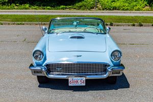 Ford Thunderbird 1957 d'occasion, restauré et repuissé, bleu Starmist, toit rigide inclus - Product Image 2