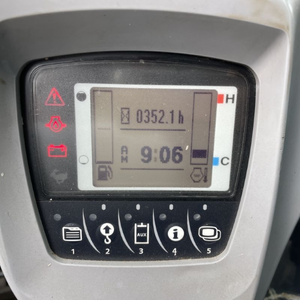 Excavadora de cadenas Kx165 japonesa importada, superventas, usada, con motor, bomba y transmisión - en buen estado de funcionamiento - Product Image 3