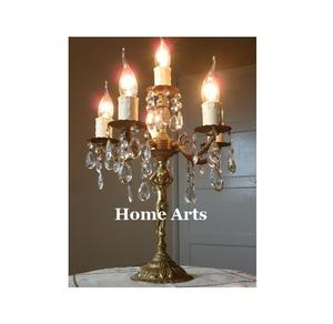 Candelabro de 5 brazos de diseño admirable con candelabro central de aluminio de color dorado de calidad de lujo a la venta - Product Image 5