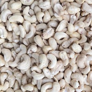 Usine Santigo grillée biologique au Vietnam W210 240 Noix de cajou de qualité supérieure exportées en gros vers l'UE, Moyen-Orient - Product Image 1