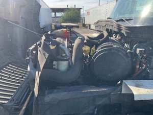 Camion plateau à double essieu de 22 pieds, modèle 2018, 7600, prêt à être expédié - 430 CV, boîte manuelle 10 vitesses, LIVRAISON PORTE À PORTE DANS LE MONDE ENTIER - Product Image 5