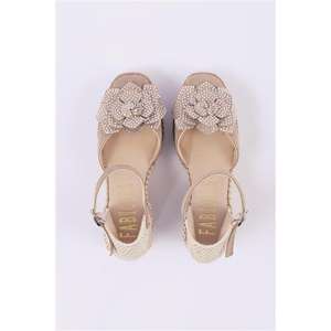 Alpargata cerrada con punta en cuña - Product Image 4