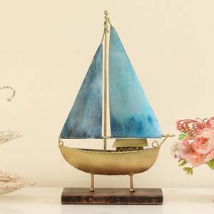 Élégante statue en métal de voilier bleu sur une base marron, idéale pour la décoration intérieure ou l'affichage de bureau à thème nautique, vente en gros d'Inde - Product Image 5