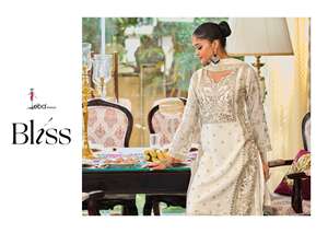 Hautement recommandé belle Salwar Kameez pakistanaise fabriquée à la main avec Palazzo assorti pour la fête et les vêtements décontractés - Product Image 3