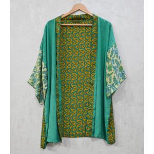 Kimono de Seda 100% Hecho a Mano, Bata Informal con Estampado Floral, Ropa de Dormir India Corta, Talla Grande para Mujer, Temporada de Otoño - Product Image 1