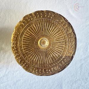 Support à gâteau en métal décoratif avec des bords lisses et une base stable, idéal pour présenter des gâteaux, des muffins et des friandises sucrées - Product Image 4