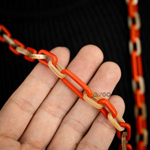 Mini collar de cadena multiusos Premium hecho de cuerno sintético en naranja vibrante accesorio de moda hecho a mano para mujer - Product Image 4