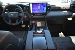 Nuevo para Toyota Sequoia con caja de cambios automática Dirección para diestros Interior de cuero oscuro FWD Drive R19 Tamaño del neumático - Product Image 5