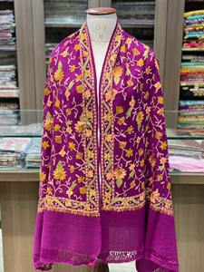 Élégant châle en polyester violet de style cachemire pour femmes, étole en velours d'hiver, broderie Aari, uni, respirant, artisanat traditionnel - Product Image 6