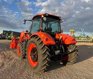 2022 pour M7-132 DELUXE 4WD moteur Tractor-132HP et pompe confort de l'opérateur agricole de précision - Product Image 1
