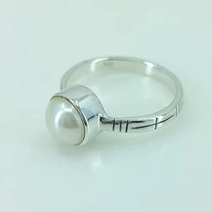 Anillo Boho Hecho a Mano en Plata de Ley 925 con Perla de Agua Dulce, Joyería con Piedra de Nacimiento de Junio, Regalo Perfecto para su Cumpleaños o Aniversario - Product Image 2