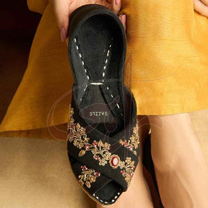 Khussa de Terciopelo para Mujer Fabricada en Pakistán, Hecha a Medida, de Alta Calidad, Estampada, Antideslizante, con Entresuela Antideslizante, a la Moda - Product Image 6