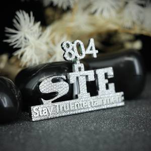 Pendentif rond brillant en argent sterling 925 personnalisé avec un nom fantaisie en moissanite, hip-hop, pour homme et femme, par Phoenix Enterprise - Product Image 5