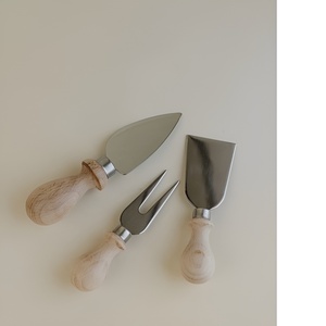 Juego de cuchillos de queso cortadores de acero inoxidable hechos a mano coloridos y simples con mango de mármol y madera para servir el desayuno de queso - Product Image 1