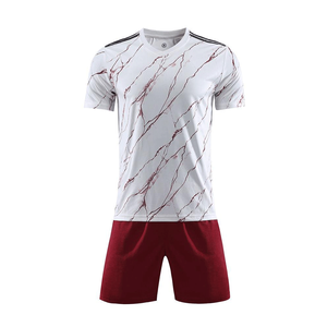 Conception populaire Vêtements de football sur mesure Prix bon marché Uniforme de football léger en tissu souple - Product Image 1