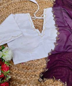 Fabuloso Crape Sarees: Experimente luxo e conforto em Satin Net Chiffon Chinon Sana Silk Sarees