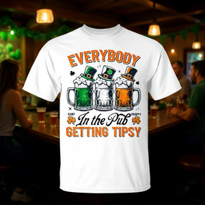 เสื้อยืดวันเซนต์แพทริคสำหรับคนทุกคนในผับที่กำลังดื่มด่ำ - Product Image 3