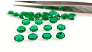 พลอย zambia สีเขียวมรกตสีเขียวตัดรูปไข่อัญมณีทรงวงรี8X10mm 6X8mm สำหรับใช้ในห้องปฏิบัติการ - Product Image 4