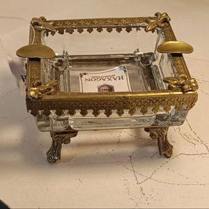 ชามใส่เนยงานแฟนซีทำจากโลหะสีทอง - Product Image 1