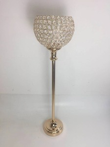 Candelabro alto de oro y globo de cristal Portavelas de huracán de metal glamuroso y cristal - Product Image 4