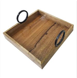 Plateaux en bois écologiques avec poignées rondes en métal comme pièce maîtresse et organisateur de cuisine pour servir des aliments, des boissons et du café - Product Image 2