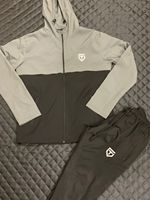 Conjunto Deportivo para Hombre, Talla Grande, Otoño-Invierno, Corte Ajustado, con Capucha, Estilo Urbano, Transpirable, Diseño Personalizado, Chaqueta y Pantalones Ligeros