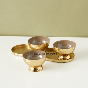 Bol de service de fruits secs de concepteur en métal en aluminium artisanal avec plateau bol en métal design de luxe plaqué or - Product Image 3
